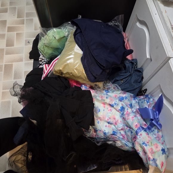 Assorted Clothing Bundle - Picture 2 of 3